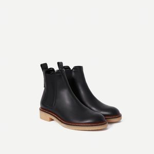 BRAND NEW - Everlane - The Italian Leather Chelsea Boot - Size 8